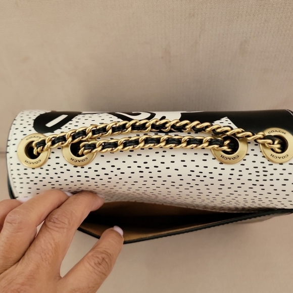 Coach Disney Mickey Mouse X Keith Haring collaboration - Picture 4 of 10